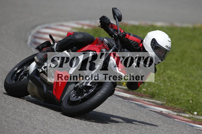 /Archiv-2024/29 12.06.2024 MOTO.CH Track Day ADR/Gruppe gelb/unklar